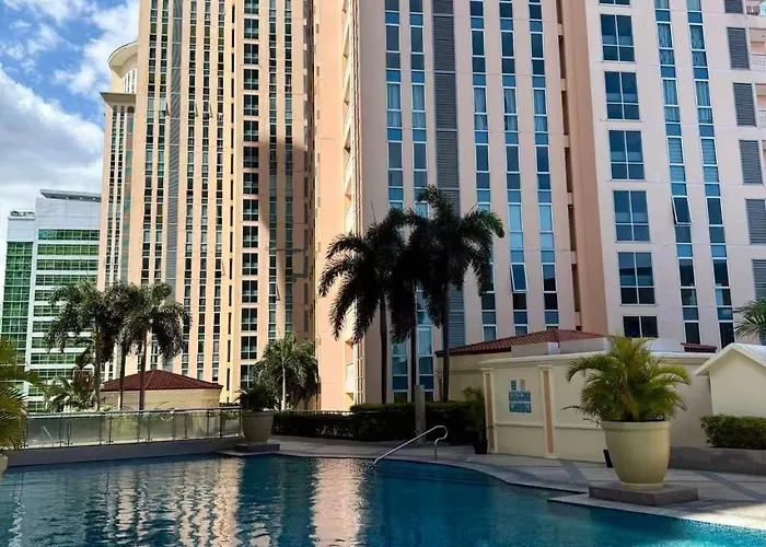 Venice Luxe Twin Bed ,pool, Kitchen For Max Of 3 Guests Only Apartment *